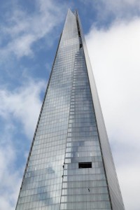 Активисты из Гринписа решили забраться на высочайший небоскреб Евросоюза